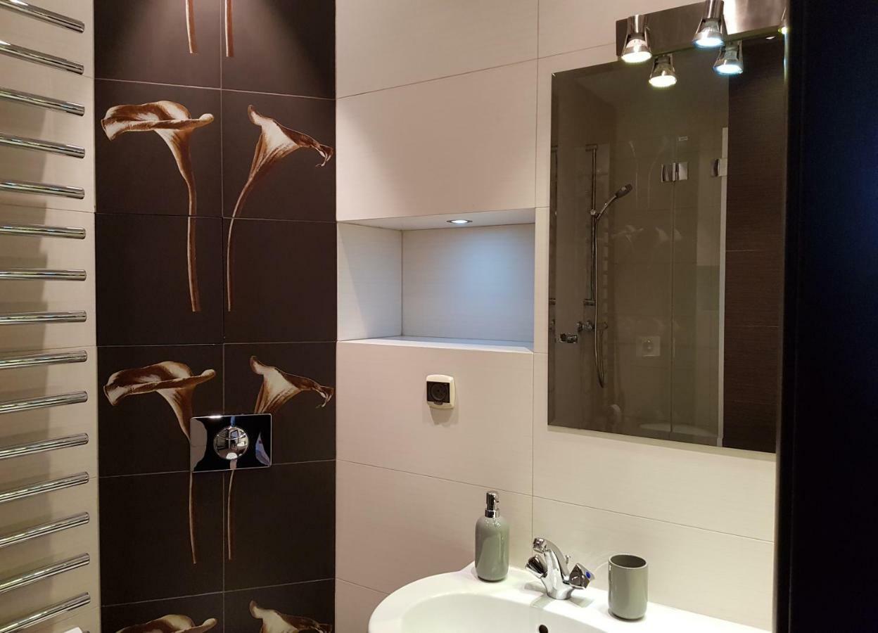 Apartament "Cleopatra 5" Przy Rynku Z Parkingiem, Faktury Vat Appartement Kielce Buitenkant foto