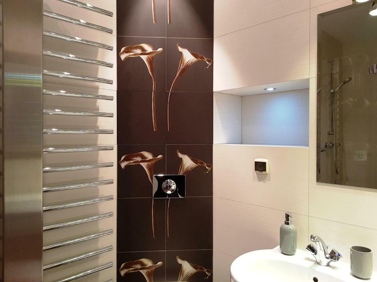 Apartament "Cleopatra 5" Przy Rynku Z Parkingiem, Faktury Vat Appartement Kielce Buitenkant foto